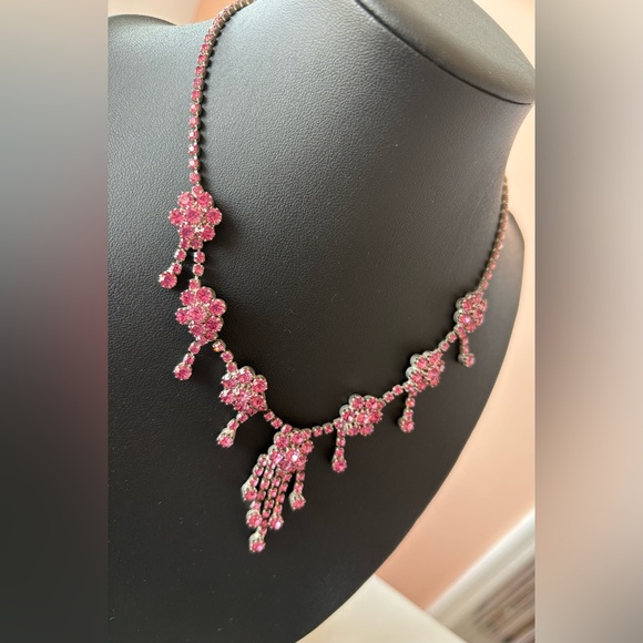 Vintage 50s Elegant Pink Crystal Necklace. - Picture 3 of 6